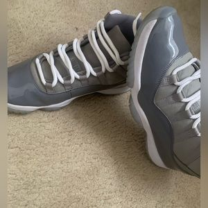 They come as a pair I’m willing to work price but not below 150 trynna get sold